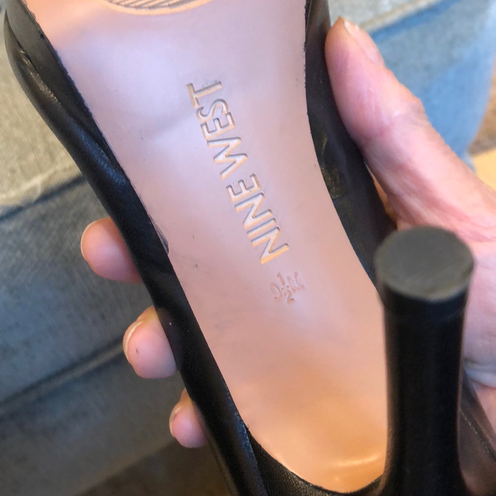 Nine West - Picture 4 of 5